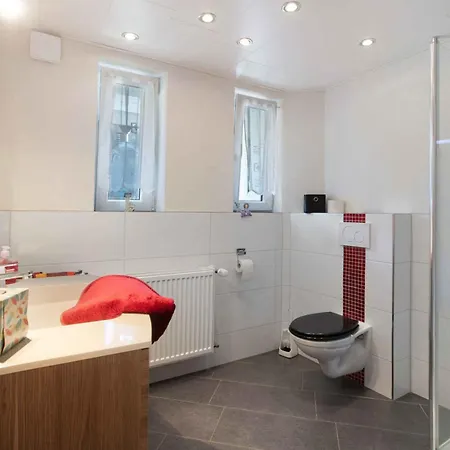 1 Apartament *